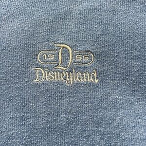Disney fans bundle two authentic Disney parks men’s XL Mickey
